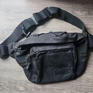 New Black Waist Pack - Men's Fanny Pack